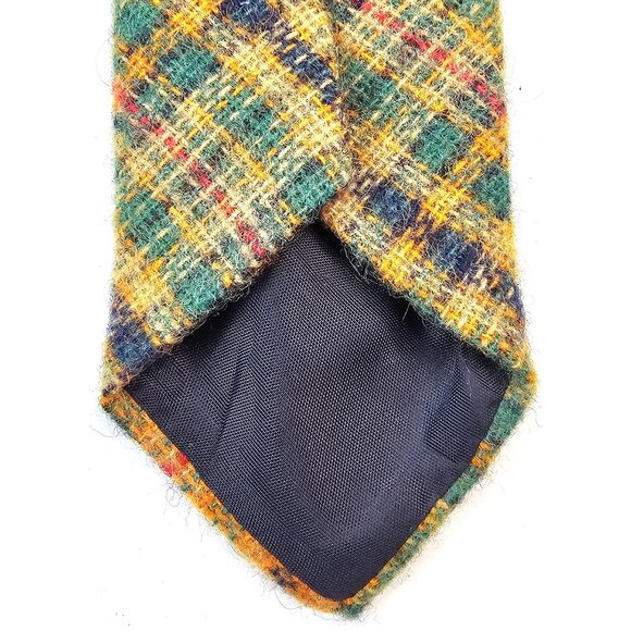 Vtg Benchmark Plaid Wool Necktie Green Gold Tartan Pattern Red Accent Narrow - Picture 4 of 7
